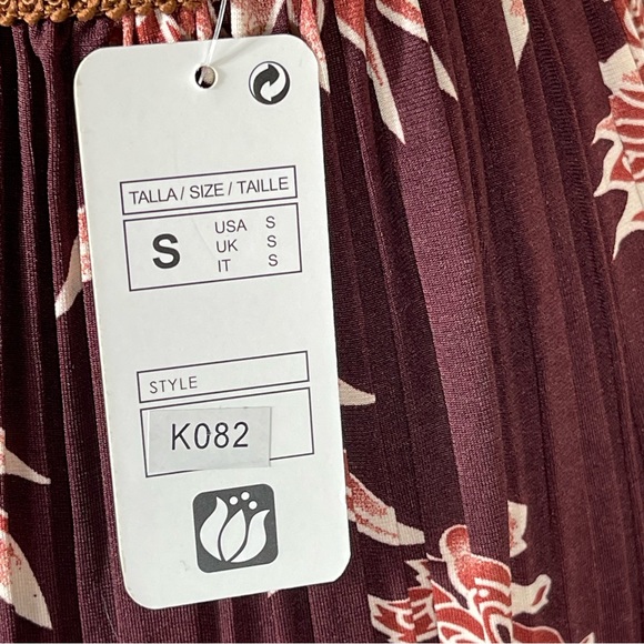 Jon & Anna Contemporary Burgundy Floral Boho Pleated Maxi Skirt Small NWT - Picture 11 of 15